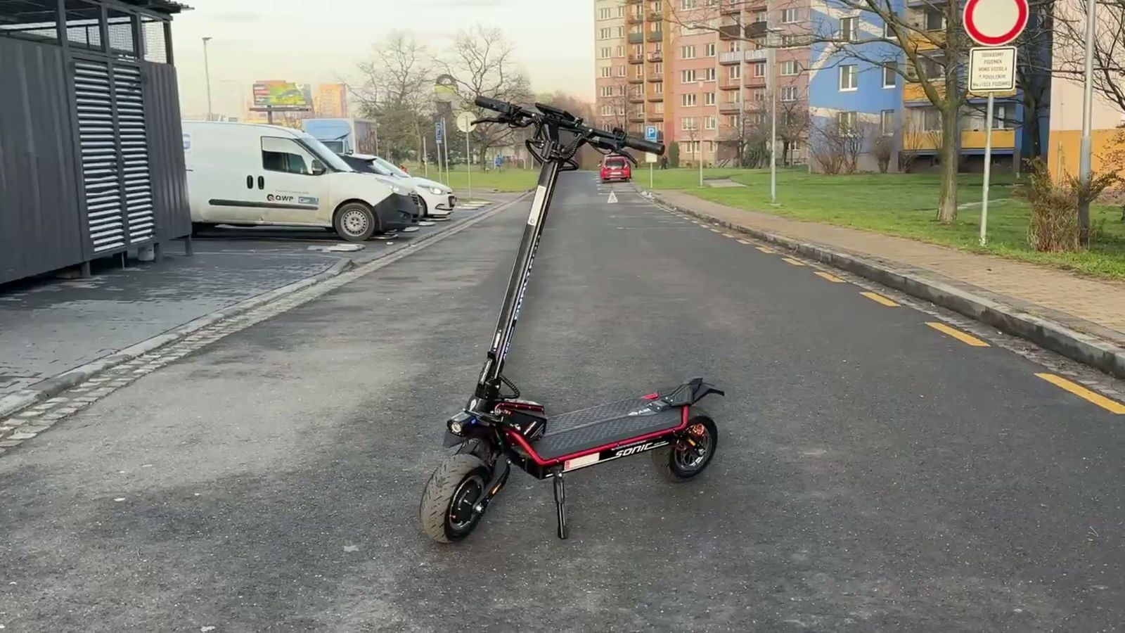 Svoz elektrokoloběžky kurýrem, Pardubice